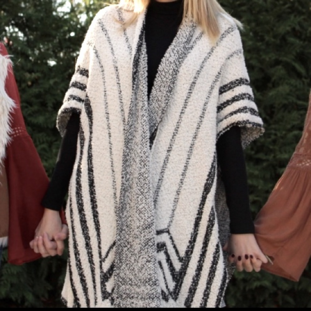 Altar’d State Sweater/Cardigan/Wrap